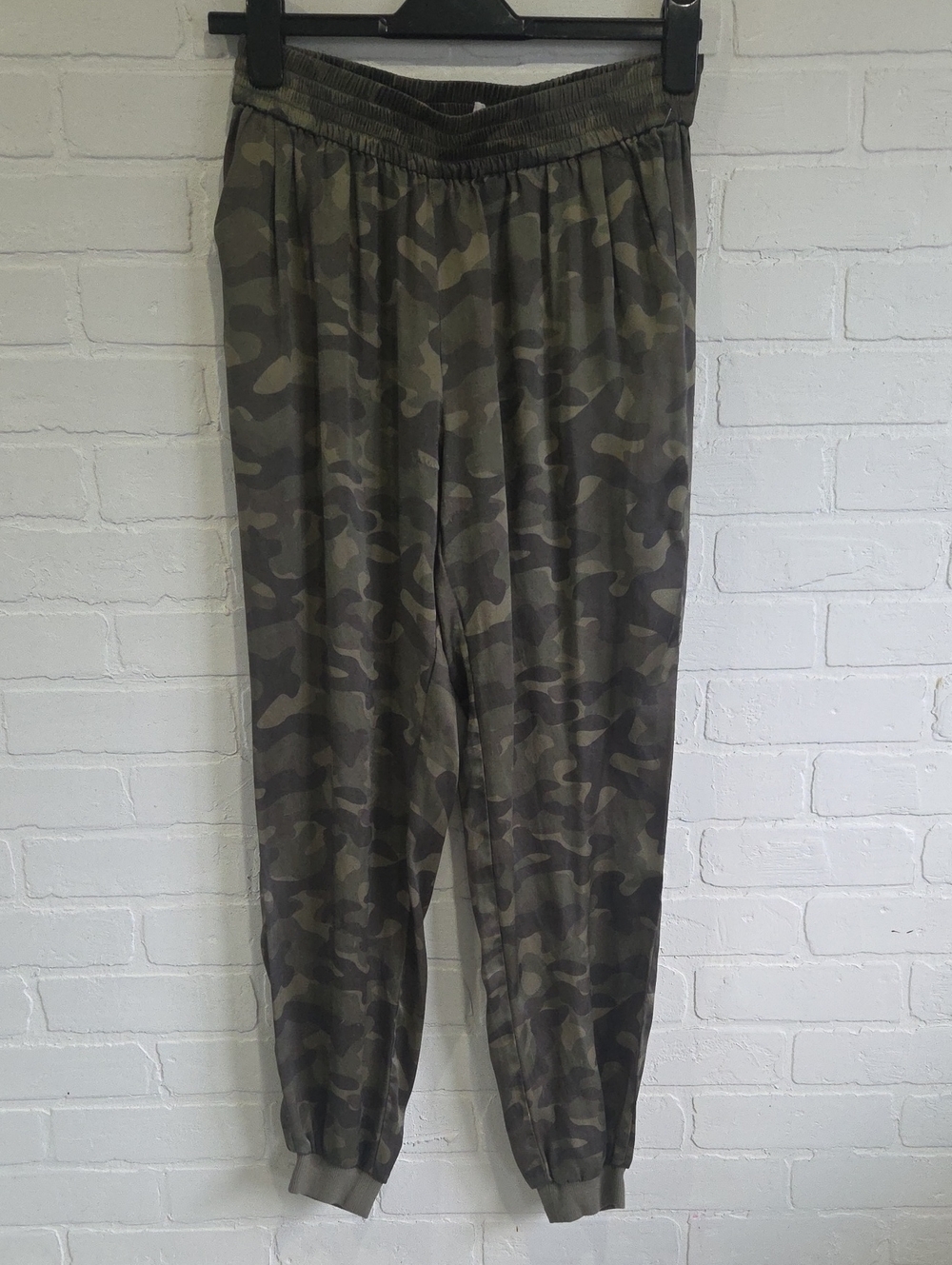 Cami NYC Silk Camo Joggers